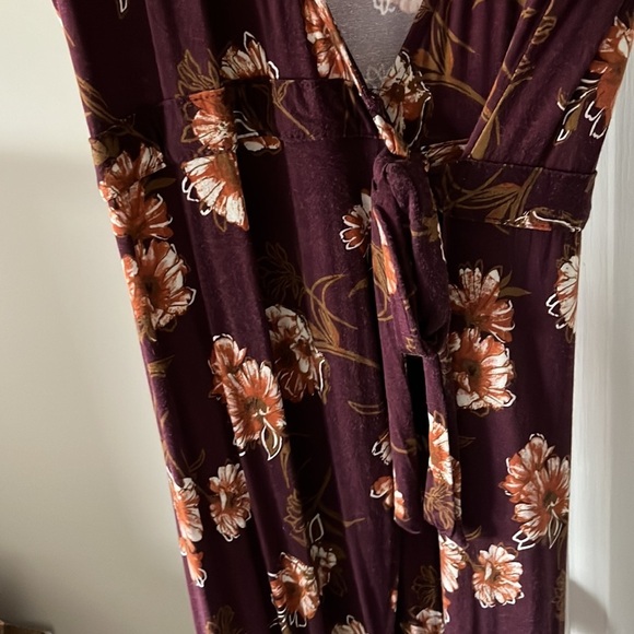 ⭐️2/$20⭐️ Forever 21 Wrap Dress​​ - Picture 3 of 5